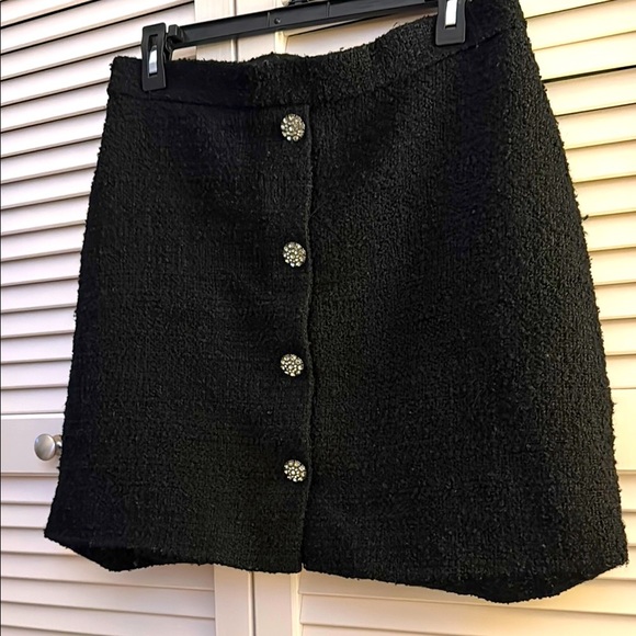 H&M Tweed Black Mini Skirt Size 8 GUC With Front Buttons - Picture 1 of 6